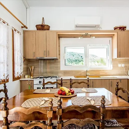 Tzatzaminia Holiday home *